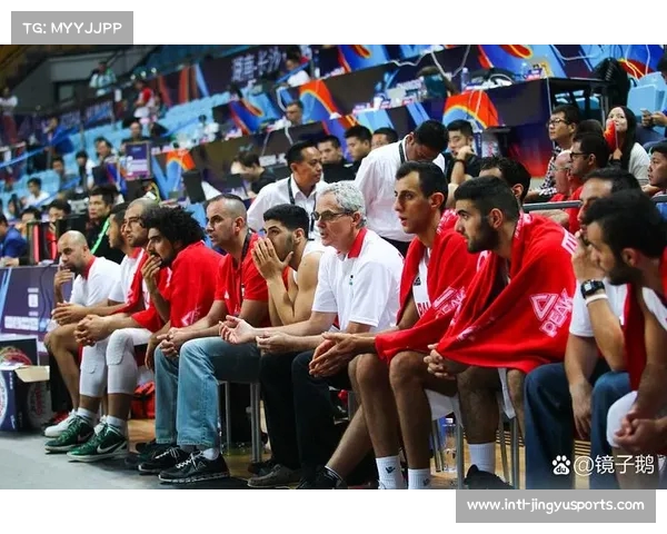 瑞士球员赛后主动打扫更衣室展现体育精神与友谊真谛 瑞士球员赛后主动打扫更衣室展现体育精神与友谊真谛